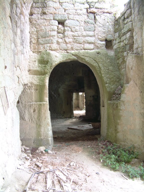 cantina con palmento e pozzo-ingresso